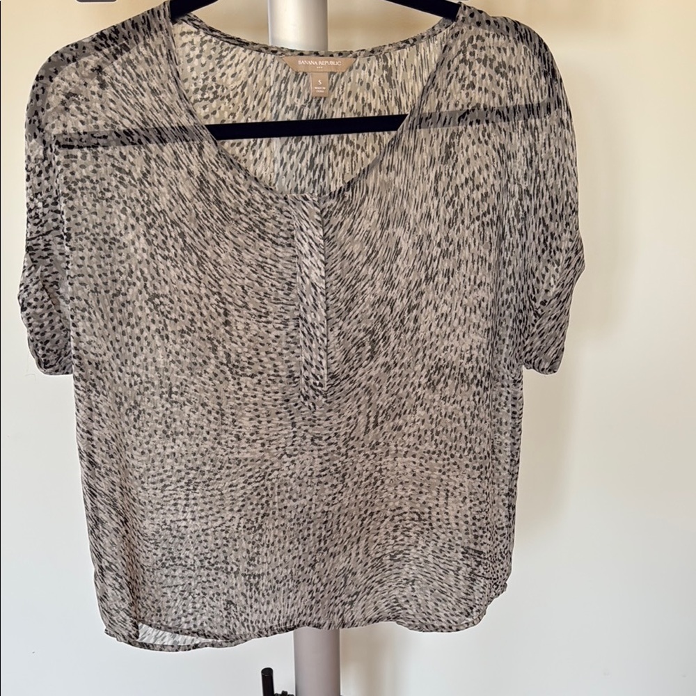 Banana Republic Black and Gray Sheer Patterned Tunic, Size S EUC